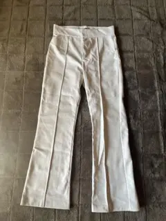 ZARA エコレザー　オフホワイト フレアパンツ