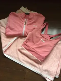 FILAの3点セットです。