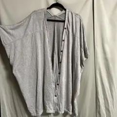 グレーのオープンフロントカーディガン 五分袖　毛玉シミ有