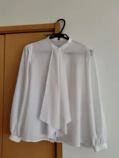 UNITED ARROWS ホワイトリボンブラウス