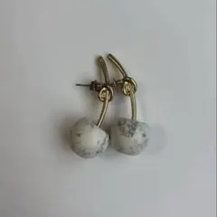 Liquem リキュエム　チェリー　ピアス　大理石　ホワイト