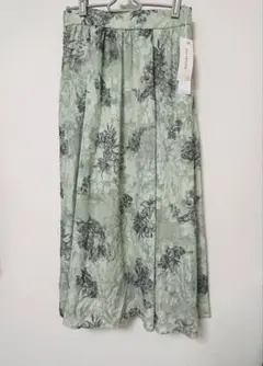【新品タグ付き】IKKA LOUNGE (イッカラウンジ)フレアスカートのサムネイル