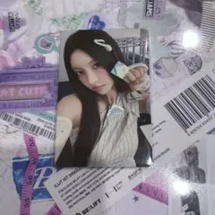 ILLIT ユナ　weverse ラキドロ 先着特典　トレカ