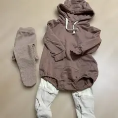 フード付きロンパースとタイツのセット　80センチ