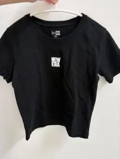 ⭕️NEW ERA ブラック Tシャツ クロップド丈