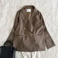 美品✨25AW✨リヴドロワ【軽い着心地】ピーチツイルピークドラペルジャケットのサムネイル