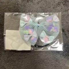 リボンとポンポン付きヘアゴム