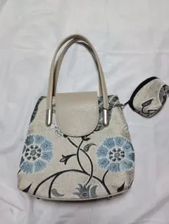 花柄刺繍バッグとポーチ付き