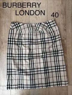 BURBERRY LONDON ノバチェック　ひざ丈スカート 40のサムネイル
