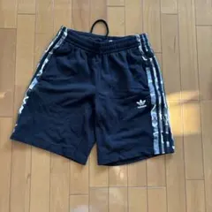 adidas ショートパンツ　黒　ストライプ