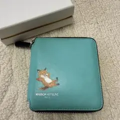 新品 MAISON KITSUNE メゾンキツネ 二つ折り財布 ウォレット - メルカリ