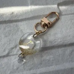 ハンドメイドレジンキーホルダー　イニシャルL