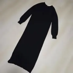 クルーネックニットワンピース