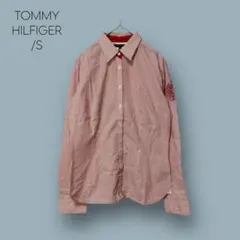 2343 【TOMMY HILFIGER】　シャツ　ストライプ　赤　S　刺繍