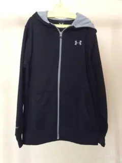 UNDER ARMOUR　フルジップパーカー　ブラック　YLG(150cm)