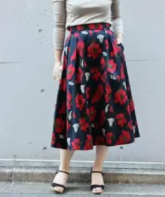 美品 FIGARO paris　花柄ジャガード　フレアースカート　レッドのサムネイル