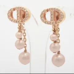 (現在完売品)ホリデー限定品Dior CDNAVYピアス　ショッパーボックス付きのサムネイル