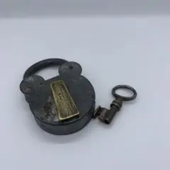 李朝　朝鮮古民具　古銅　刻神獣　古い錠前　鍵　M　R7375 李朝 朝鮮古民具 古銅 刻神獣 古い錠前 鍵 M R7375 2025