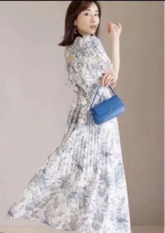 リボンベルト付き花柄消しプリーツフレアワンピース