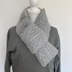 【新品　未使用】ケーブルニットティペット　グレー　レディース　匿名配送