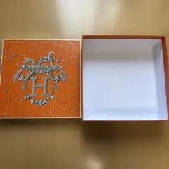 HERMÈS エルメス 空箱 希少デザインのサムネイル