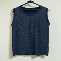 ラメ入り黒ノースリーブニットベスト