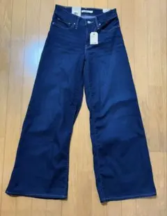 Levi's ダークブルー ストレートデニム