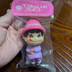 希少 昭和レトロ 不二家 ペコちゃん人形プレゼント フィギュア ソフビ