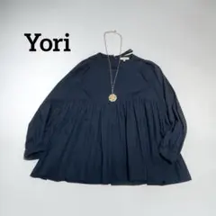 美品　ヨリ Yori コットンバックリボン ギャザー ブラウス　ネイビー　38のサムネイル