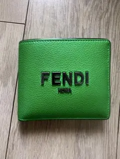 j*(様 FENDI グリーン 二つ折り財布のサムネイル