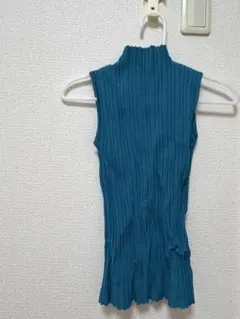 アンビエントノースリーブニット