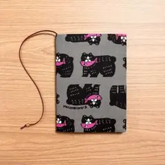 【 文庫本 】ブックカバー ハンドメイド 木彫りのくま チャコール