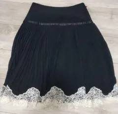 LAISSE PASSE　レッセ・パッセ黒 プリーツレーススカート 裏地付き