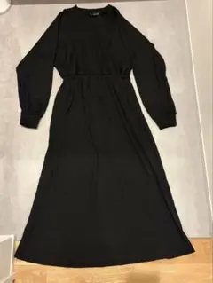 黒 ロングワンピース