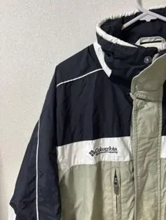 カーキ ナイロンジャケット