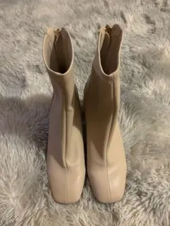 SHEIN ベージュ ハイヒールブーツ 両側ファスナーのサムネイル