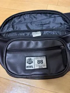 INTURTLE INDUSTRIES ボディバッグ ブラック
