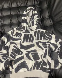 【今日だけ500円OFF】NIKE フード付きパーカー