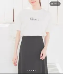 Discern ロゴプリント 半袖Tシャツ ホワイト Sのサムネイル
