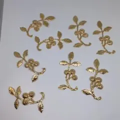 ゴールドの葉と実のデコレーションパーツ 8個セット