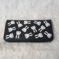 極美品 cune　長財布　プラスチック風プリントロングウォレット　ウサギいっぱいのサムネイル