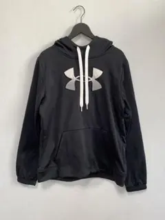 アンダーアーマーUnder Armour ブラック黒フード付きパーカーS裏起毛