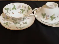 未使用★黒壺ウエッジウッドワイルドストロベリー　 ピオニーc/s ペア2客