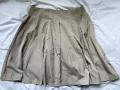 ボックスプリーツ膝丈スカート/3L/ベージュ/フェリシモシロップ.のサムネイル