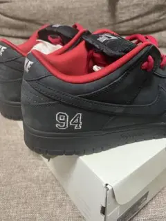 Supreme × Nike SB Dunk Low 