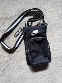 NIKE ショルダーバッグ ミニショルダー サコッシュ ブラック 黒
