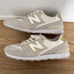 New Balance 996シリーズ ベージュ/ホワイト/ゴールド