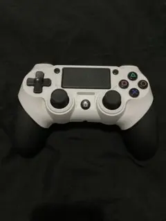 ホワイト ワイヤレスコントローラー PS4