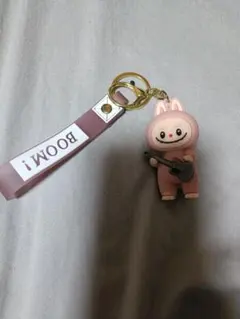 ラブブ風 キーホルダー ピンク BOOM! ストラップ