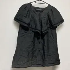 黒 フリルノースリーブシャツ
